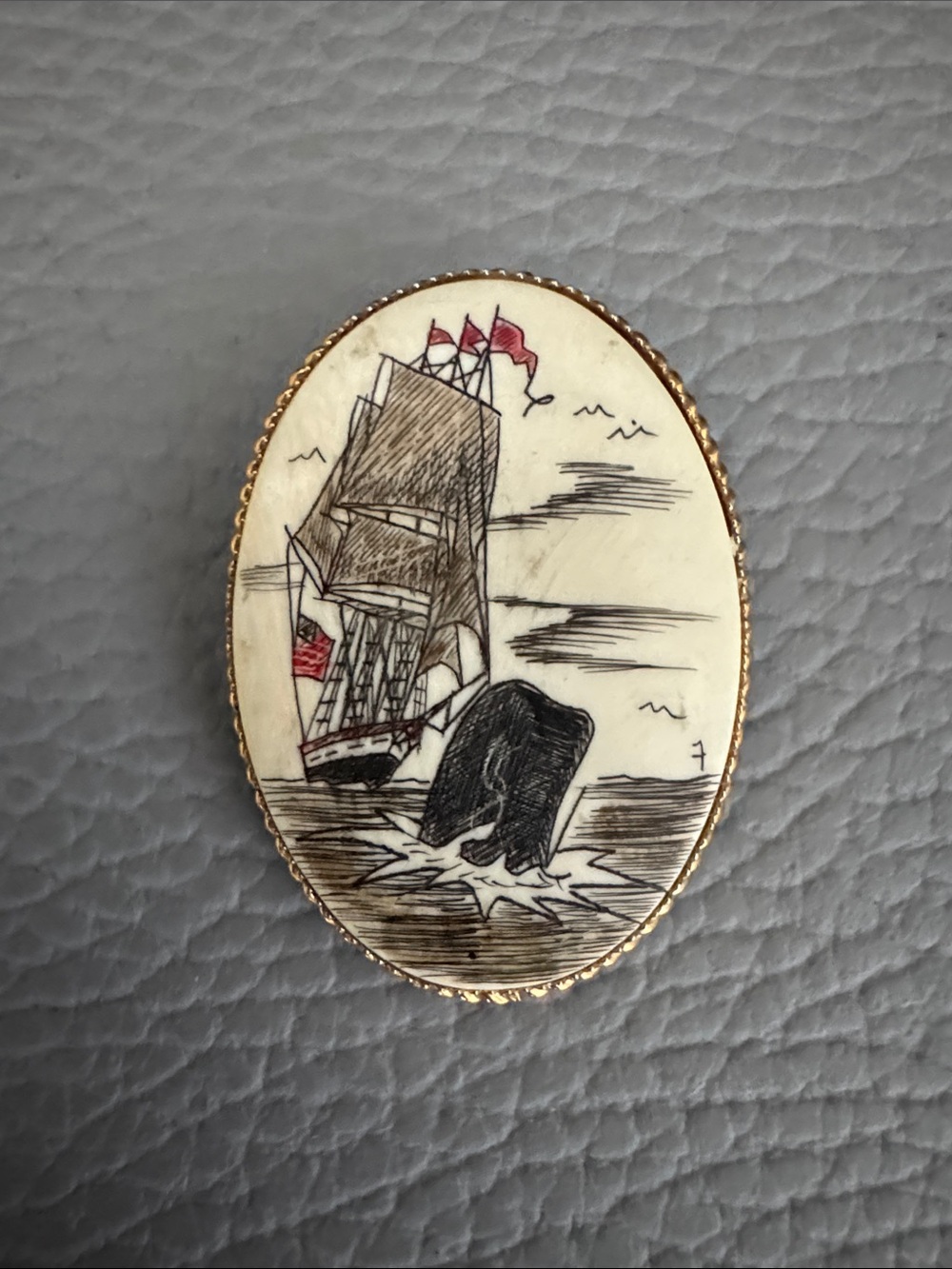 12K GOLD FILLED GENUINE SCRIMSHAW SHIP WHALE USA FLAG COLOR PENDANT BROOCH PIN